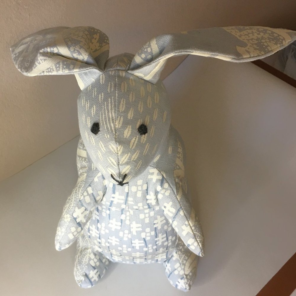 SISTER PARISH DESIGN ๐ Nursery Decor Bunny Rabbit - Picture 9 of 13
